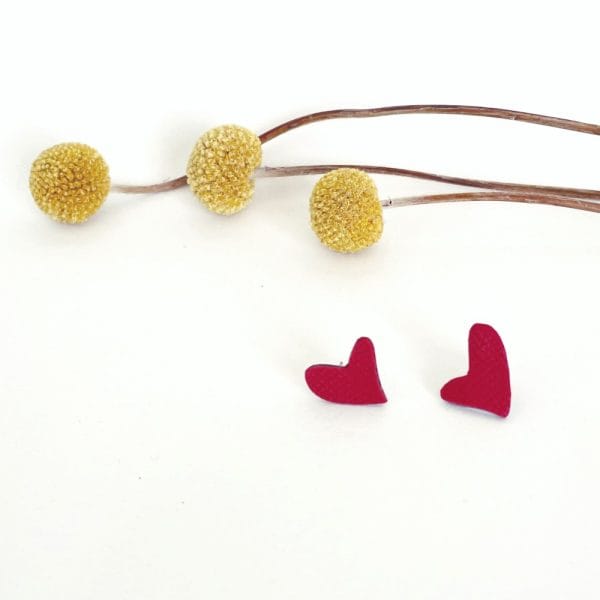 Pendiente corazón pequeño rojo