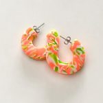 PENDIENTE UNICO ARO MARMOL NEON VERDE NARANJA